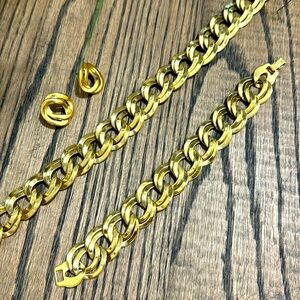 Monet Gold Necklace, Bracelet and earrings.